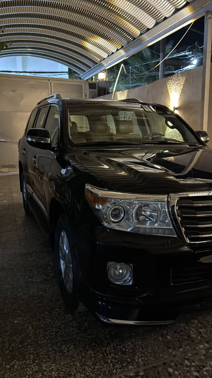 سلام عليكم 
لاندكروز 2015 vx.r سياره نضيفه وكفاله عامه من كلشي مكينه 8 سلندر ماشيه 140الف حقيقي مواصفات فول رادارات كامرات 360 
بالنسبه للسعر تعال خاص حياك الله 

واتساب 
***********
