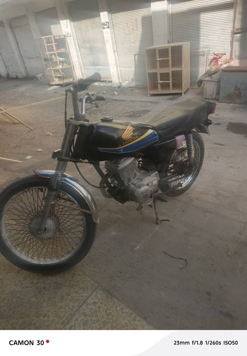 السلام عليكم دراجه اربعه قير كلك سعر 200 مكان نجف رقم الهاتف***********
