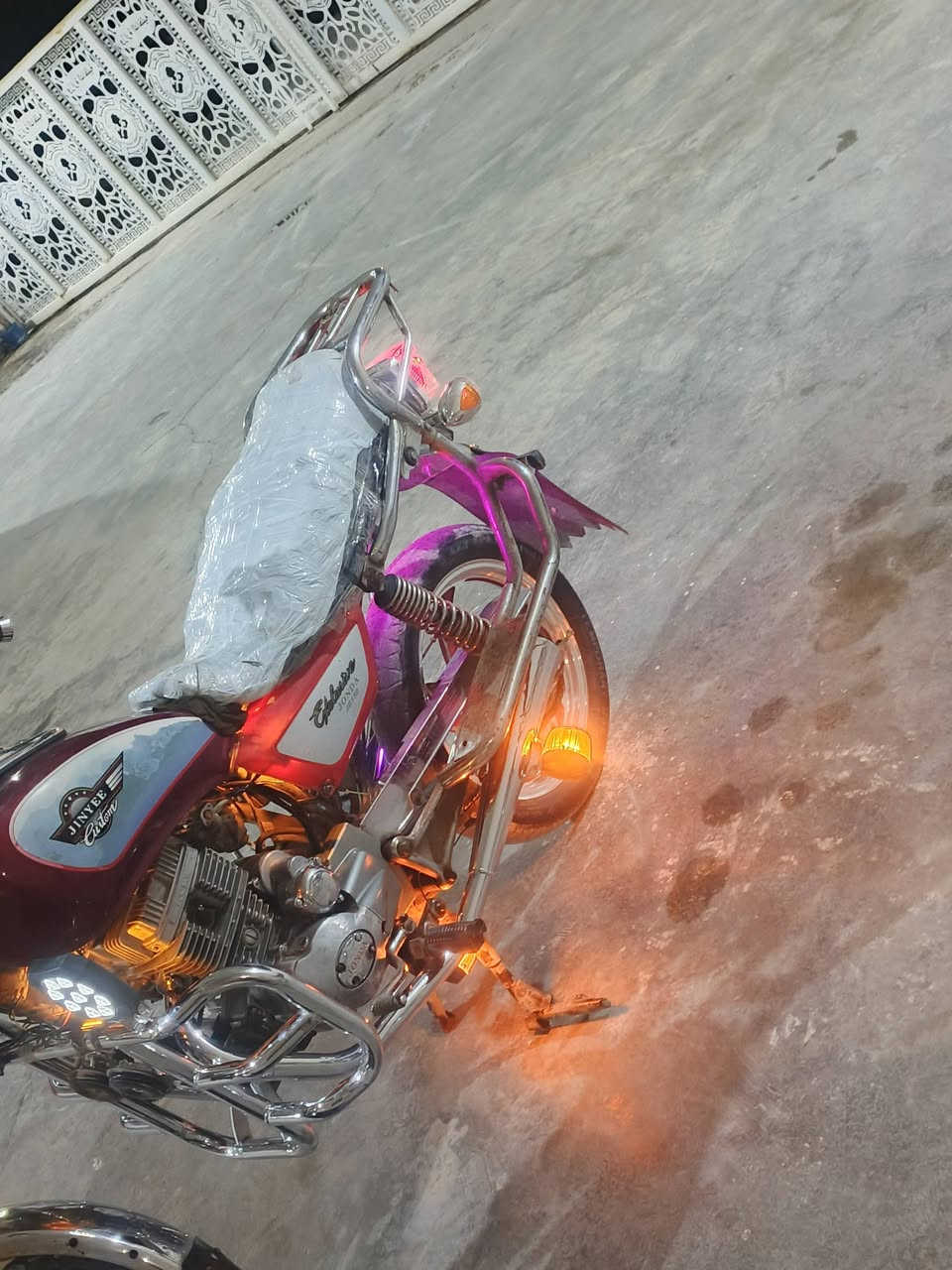 سلام عليكم شباب دراجه صقر لبيع كلك كلك دراجه حلوه ونضيفه سعرها 450مكانها النجف المناذره مامتواجد على خاص ***********
