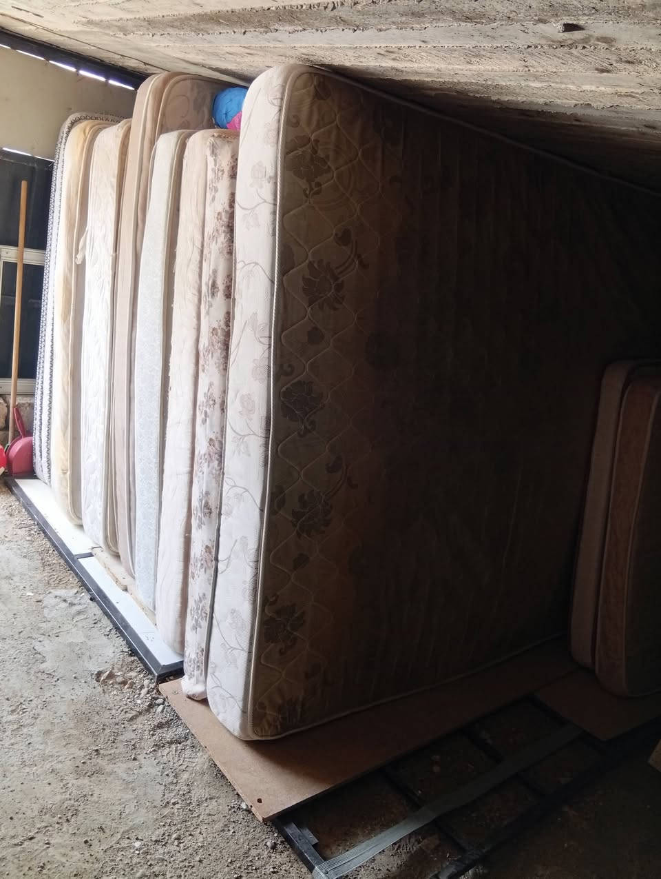 دوشک دو نفری بوفروتنه عنوان تناهی 
***********
