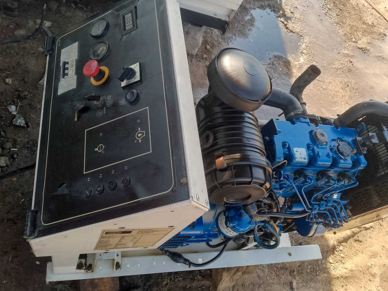 سلام عليكم  للبيع مولد بيركز انكليزي افجي جولسن 4 بستم 22 ونص كيفي المولد كلش نضيف وشغال نكرة عنوان  بغداد ابو غريب  33 وبي مجال الستفسار اتصل علة هاذ الرقم ***********
