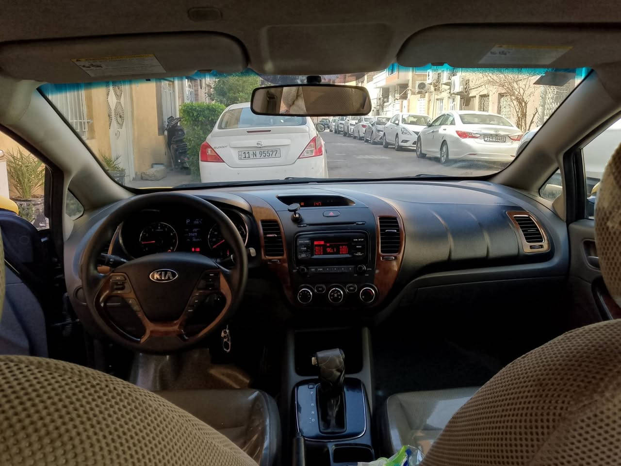 كيا فورتي موديل 17 حادثها جاملغ امامي بدون دواخل بدون ايرباك سنوية بسمي رقم جديد تبريد ثلج مدوشمة ارضية كشنات 
صدر امامي خلفي جديد مكينة2000 دوش  كير AT  المرغوب 
مكاني بغداد الكرخ رقمي *********** 
السعر 115
