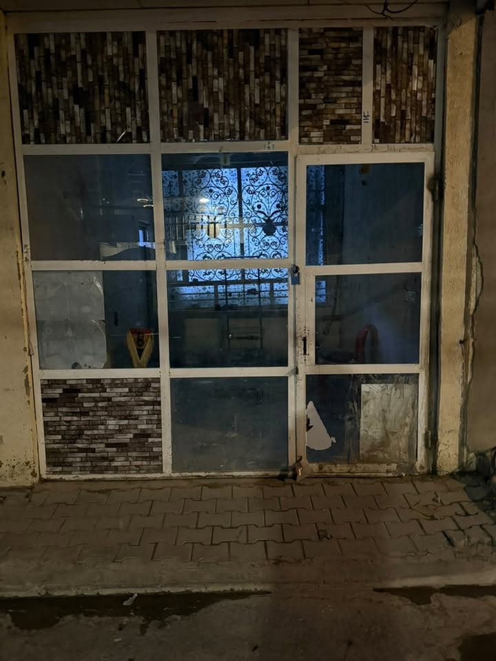 عليكم جام خانه مال أسواق العرض 260 والطوال 290 سعرها 125 العنوان بغداد رقم الهاتف ***********
