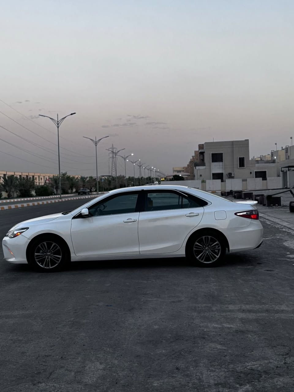 كامري 16 وارد امريكي ضررها جاملغ جهه السايق والبنيد مبدل ومصبوغ  بيها بدايه شاصي صبغ وبيها بالهلال الخلفي عكس السايق اقل شبر صبغ كير محرك معمر جديد صدر تايرات كله جديد سيارة متصرف عليها  جاهزة من كلشي سنويه غير نافذة سعرها156
 وبيها مجال شي قليل مكان السيارة تكريت او بيجي للاستفسار ***********
