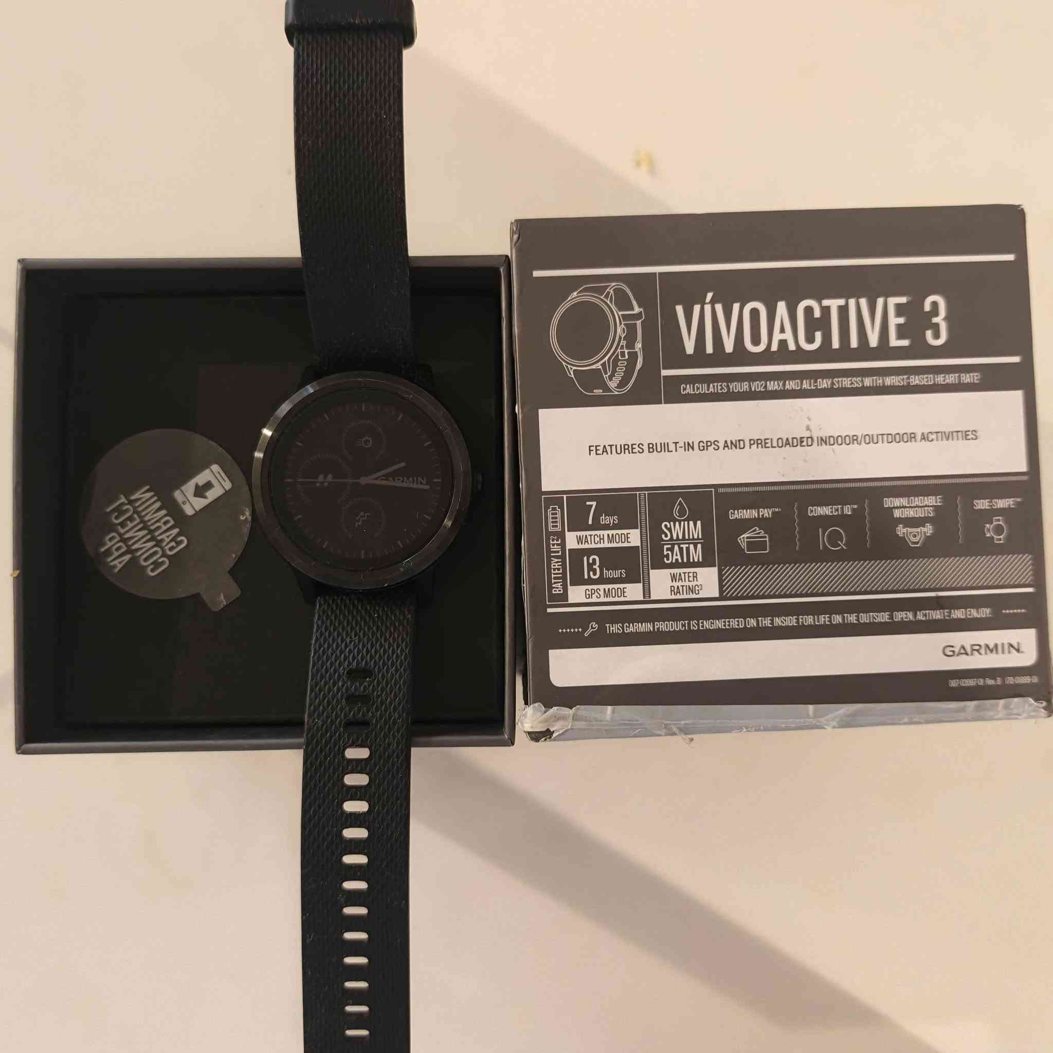 ساعة كارمن GARMIN VIVOACTIVE 3
استعمال شخصي 
شحن 5 الى 7  ايام 
قطر 42 ملم
لغة عربية 
برامج تدريبية نبضات قلب توتر... الخ 
ساعة مع علبتها 
السعر 125.000
***********
https://wa.me/9647712677677
