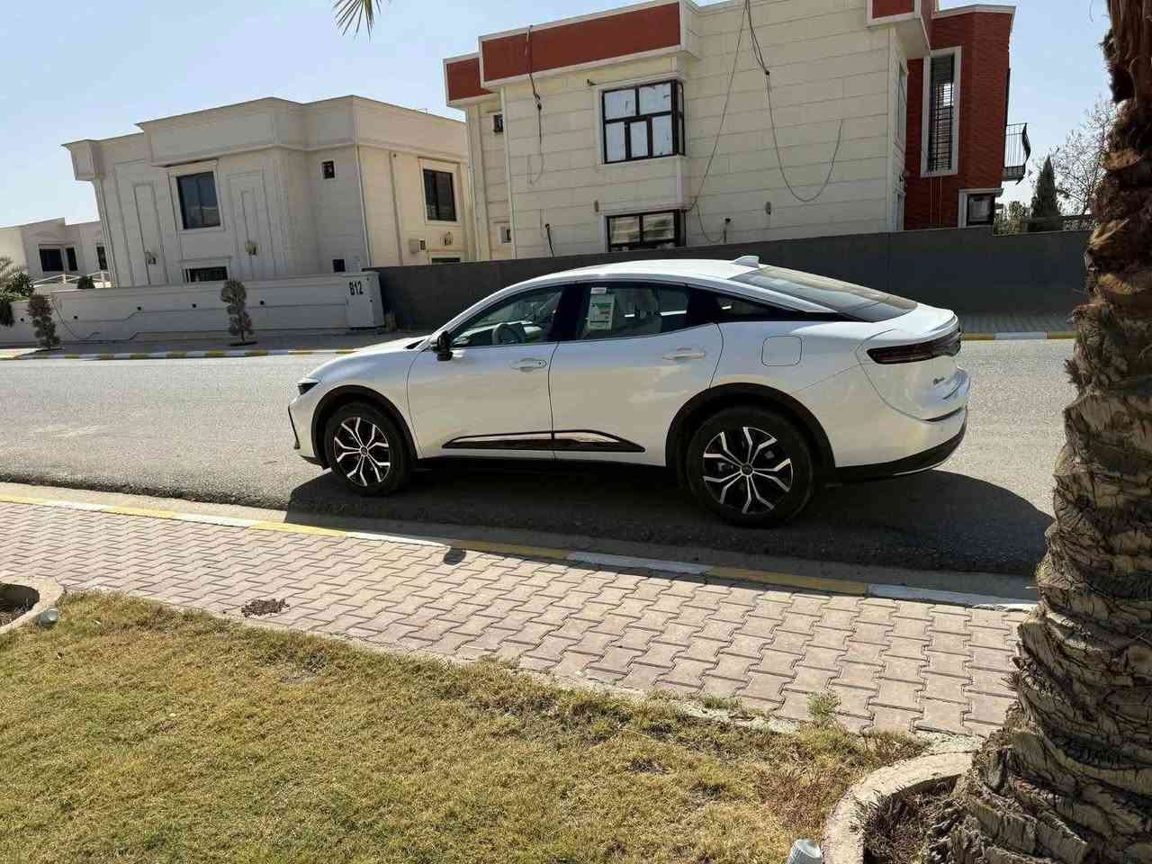 كراون موديل2023شركه جيهان عندها8سنوات ضمان شركه ماشيه44الف كيلو متر سياره حيل جديده محرك4سلندر هايبرد هم حجم محرك2.5 مكفوله كفاله عامه فول فول موصفات  سمعات GBL كوشن تدفه تبريد سلاید فول سياره عنوان اربیل و رقمها اربیل السعر350بيها مجال*********** او ***********
