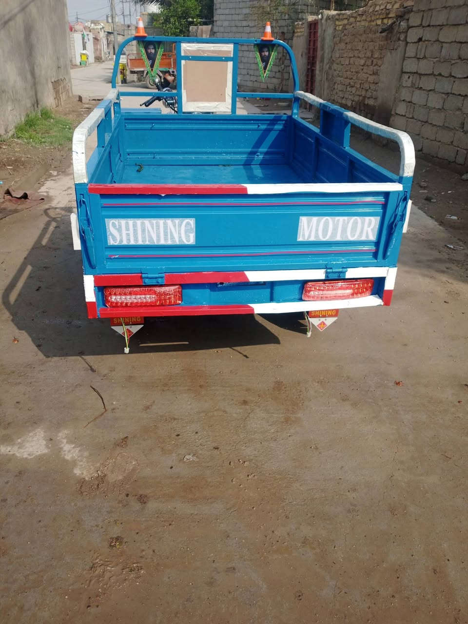 سلام عليكم ستوته للبيع موديل 20 مكفولة كفاله عامه كهربائيات جديده تخم تايرات جديد  شاصي مكفول العنوان بابل الشوملي السعر مليون 350. ..***********
