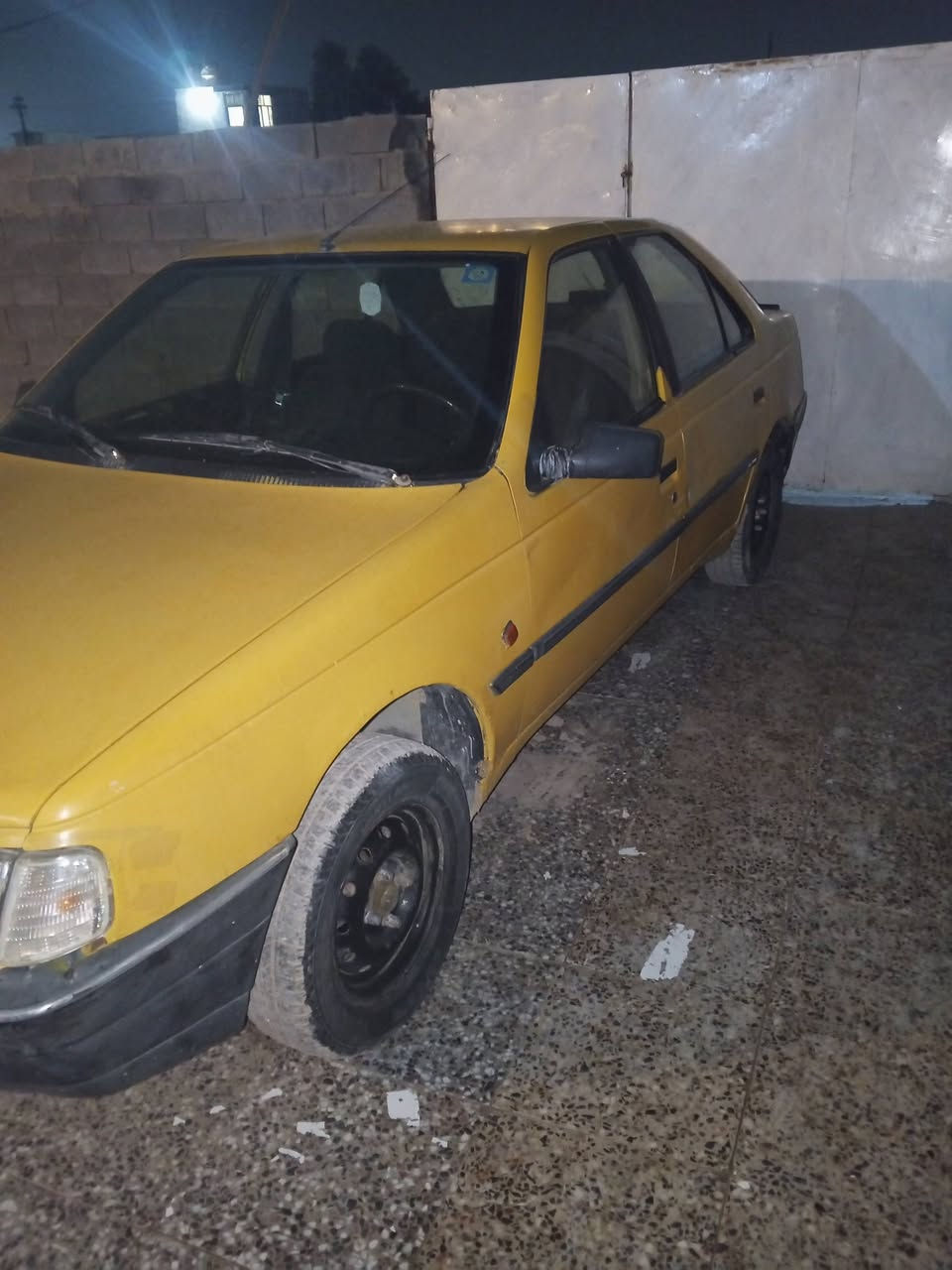 سلام عليكم سيارة بيجو رواء جاهزة بس بي بخار  خفيف سعر 27 بي مجال ***********
