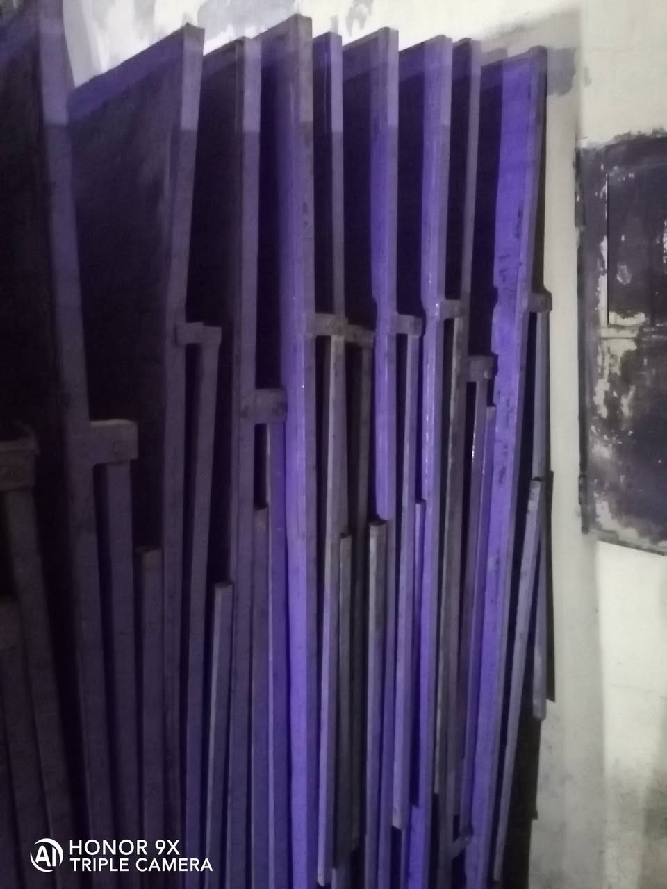 ميوزة حديد للبيع السعر ٢٥ ألف بغداد الحبيبية اتصل ***********
