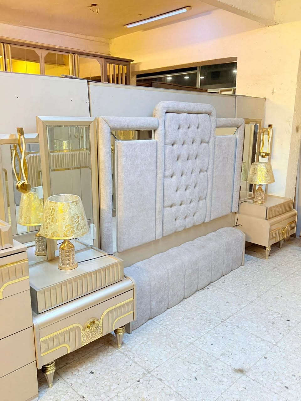 ✨ غرفة تركيه🇹🇷  اصليه صبغ حراري  11 قطعة 
 نظام أبواب موديل حديث 
سرير مخزن عملي
 ضهر بلوك
 قماش وتر بروف أصلي
✨ نظافة 95/💯
شد ونقل مجاني داخل بغداد
 توصيل للمحافظات بكروه
*********** واتس اب
