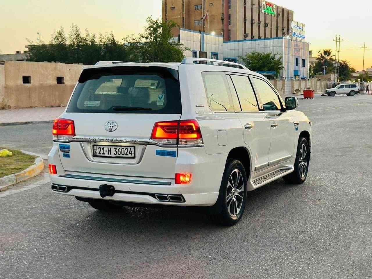 السلام عليكم .⚔️
للبيع او المراوس بتاهو ٢٥ فقط 
لاندكروز 2020 8 سلندر مكينة 4600cc .⚔️
مواصفاتها :⚔️
ساز باب اول .⚔️
الضرر :⚔️
تبديل 3 قطع بنيد و جاملغ و باب تبديل اصلي شركة ساز بدون اي صبغ .⚔️
ماشية 90 كم 
بأسم  عربي وعندي وكالة منه جاهزين للتحويل أو الوكالة 
السعر :💵
45 الف دولار و قابل للتفاوض .⚔️

للاستفسار :0️⃣7️⃣7️⃣2️⃣1️⃣6️⃣0️⃣0️⃣8️⃣8️⃣8️⃣ بغداد, العراق


**إذا كنت صاحب هذا الإعلان وتريد حذفه لأي سبب، رجاءا أرسل رسالة إلى الدعم الفني**