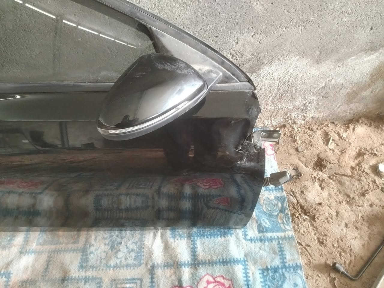 للبيع ابوب فورتي ٢٤ اي شي تحتاج منهن ابيع مع الدوس الابواب بيهم اضرار بصيطه الي يفيده يتصل ***********
