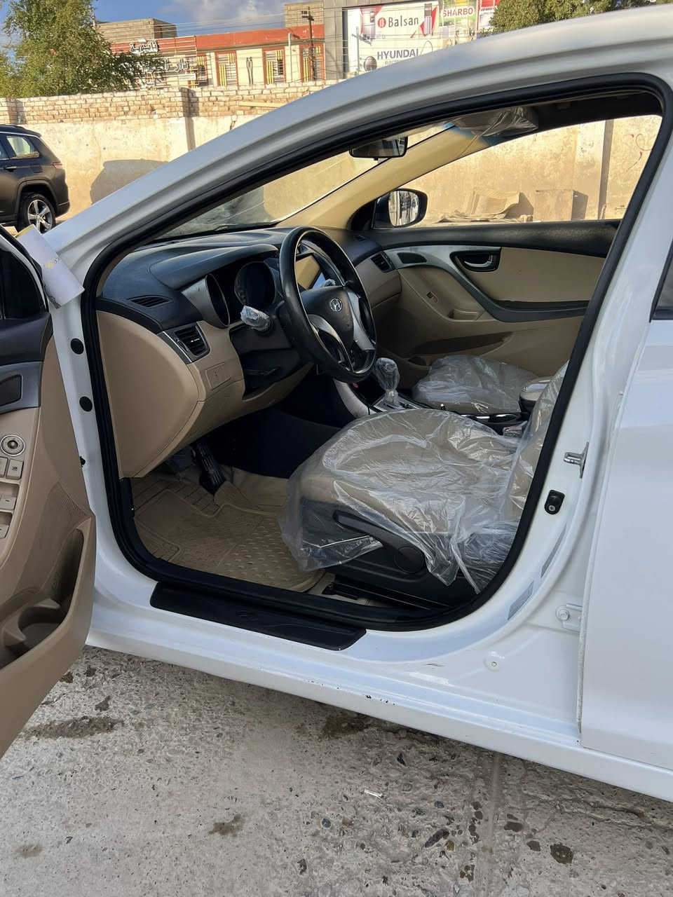 السلام عليكم الانترا موديل 2011 
كفاله عامه بدون صبغ رقم اربيل تحويل مباشر  
كير محرك مكفول سياره ماناقصها اي شي السياره شرط احلا من الصور   (***********  )مكاني سامراء السعر :: 107 وبيها مجال لطيبين
