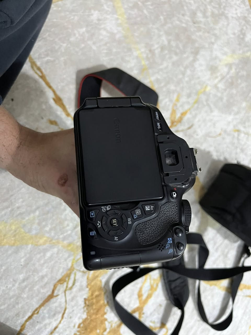 كامرا كانون  للبيع
ملحقاتها الجنطة مع شاعنات عدد 2 

الكامرا استخدامة جدا قليل 

سعره 200 الف


**إذا كنت صاحب هذا الإعلان وتريد حذفه لأي سبب، رجاءا أرسل رسالة إلى الدعم الفني**