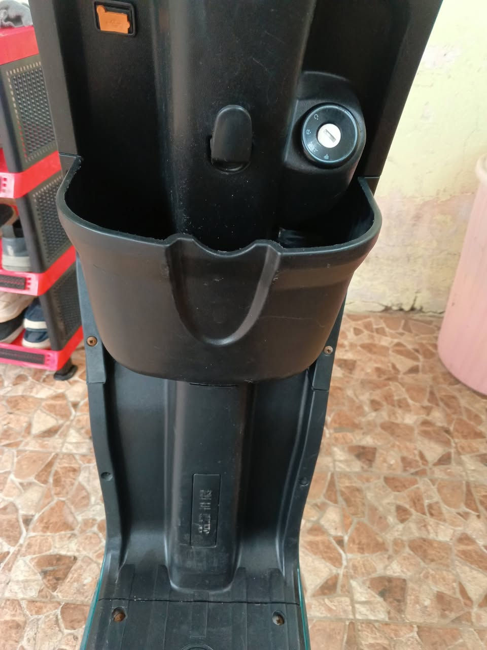 السلام عليكم دراجه شحن للبيع موديل 25 لون زيتوني بطاريات خمسه 32 امبير سرعه 99 دراجه  حاليا بدون سله اماميه سعر 365 وبيها مجال العنوان بصره ابو خصيب حي العسكري للاستفسار ***********
