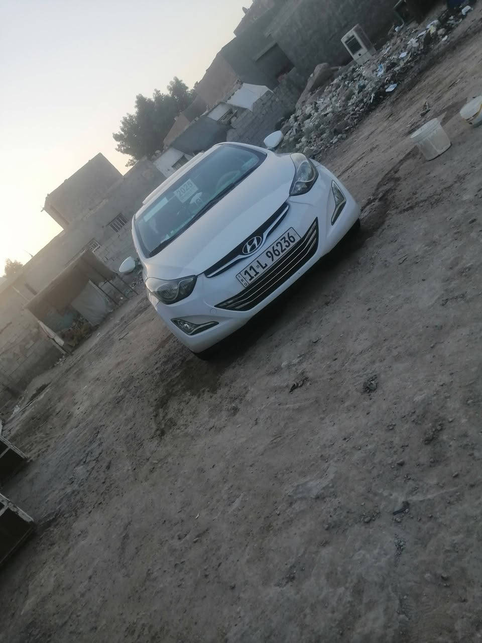 السلام عليكم سياره النتر البيع موديل2012  رقم بغداد بسمي تحويل ثاني يوم فول مواصفات ماعده البصمه  بيه قطعتين رش فقط بدون ضرر مكان بابل جبله تصل وتدلل ***********
