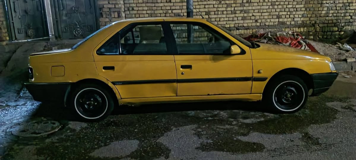 سلام عليكم سياره للبيع بيجو روئ امحور مكينة ونجي رقم بغداد ما اندال راعيه السعر10 بيه مجال أو امراوس رقم تلفون ***********
