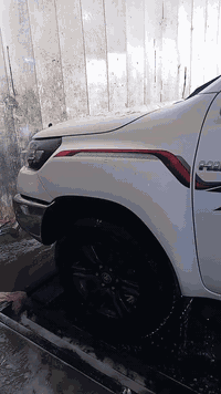 مديل 23
فور ويل 
ماشيه 23
سعر 322
رقم اربيل مكان بغداد 
***********
بصمه
