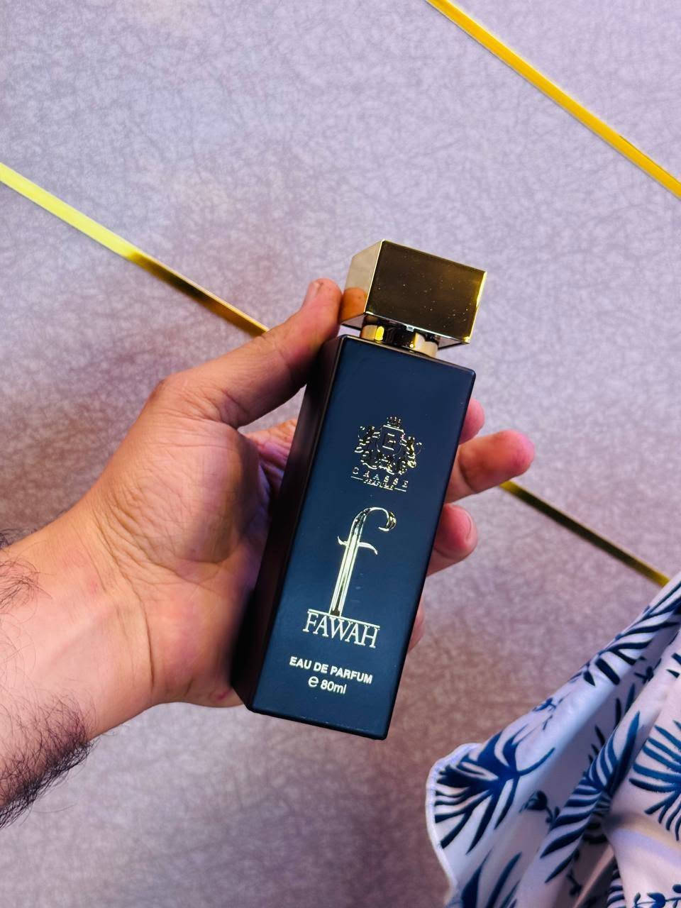 عطر "فواح" (Fawah) بتركيز ماء عطر (Eau de Parfum) من وكالة "جراس" (Grasse) الفرنسية. 

يأتي بحجم 80 مل، وهو مناسب للرجال والنساء (Unisex). 
يُعد من العطور العربية الفاخرة والمناسبة للسهرات والمناسبات الرسمية.


**إذا كنت صاحب هذا الإعلان وتريد حذفه لأي سبب، رجاءا أرسل رسالة إلى الدعم الفني**