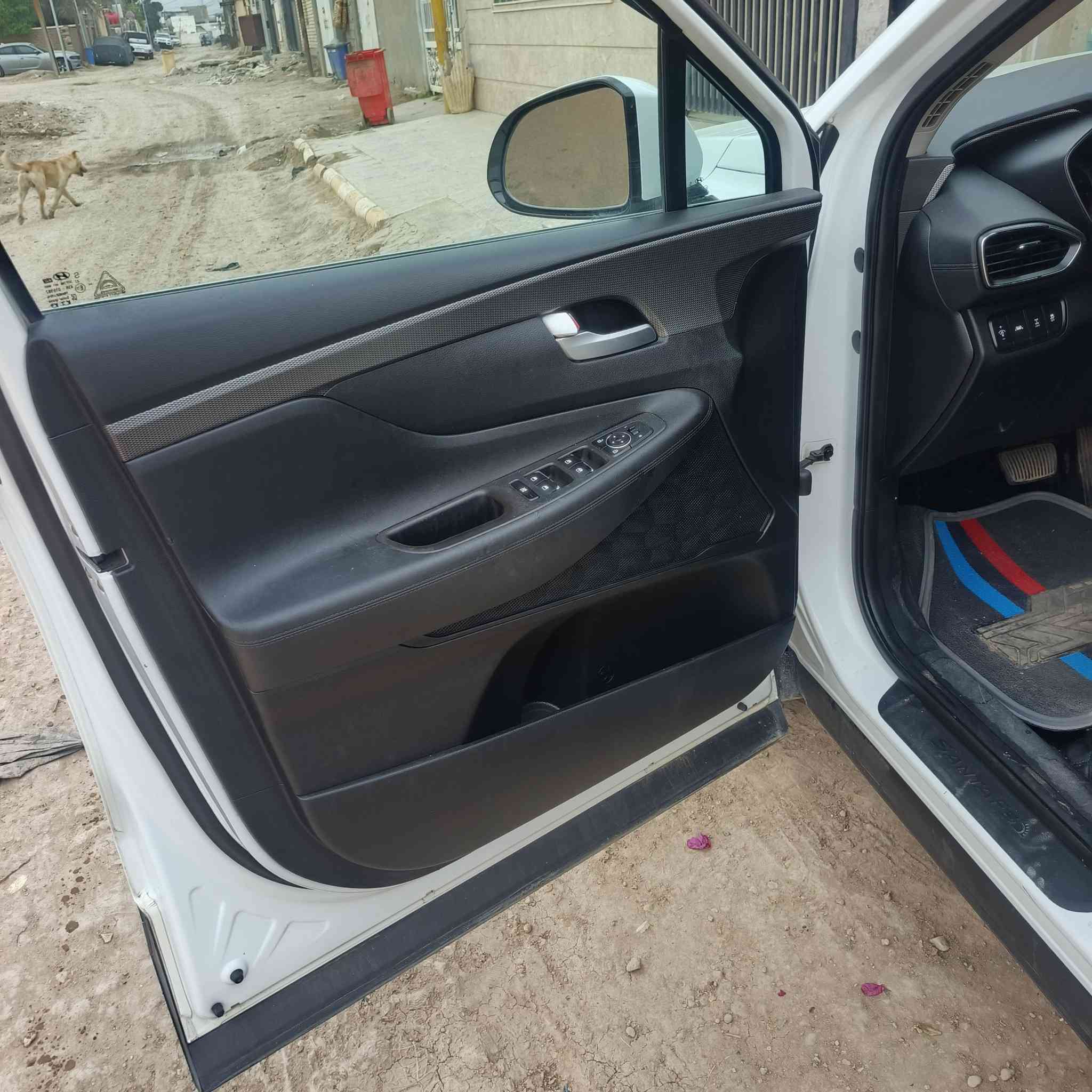 السلام عليكم 
للبيع سنتافيا موديل 2021 امريكي 🇺🇸رقم أربيل هزه وفحص جديدة وسنويه ل 2029 سيارة جديدة  تحويل مباشر كلين بدون حادث بيها شخط ورصعة بسيطة كلش  السايق وبدون يرباكات🔴  الباقي مكفولة كفاله عامه 
🔴معروضه ب ١٧٧ سياره بالحله حي العسكري شارع 80
للاتصال والاستفسار ***********
