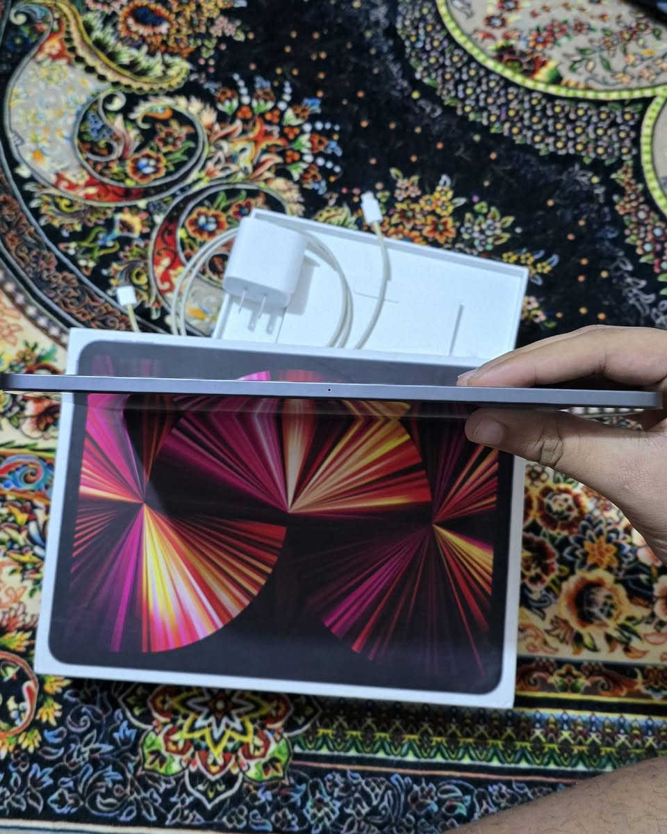 السلام عليكم
ايباد برو M1 الجيل الثالث للبيع 
الايباد مكفول من كلشي من تصليح من خدش من كسر 

ملحقات كاملة كارتونة شاحنة كيبل شحن. كلهن اصليات و نظيفات يعني ما مستخدمات 

الذاكرة 128Gb الجهاز ما بي أي مشكلة 
السعر 600 
مكاني بغداد سبع البور 
 ((توصيل ما عندي)) 
للتواصل رسائل واتساب على هذا الرقم 
***********
