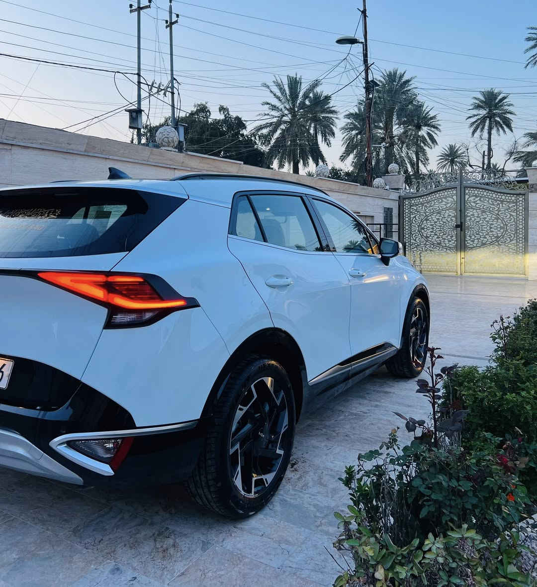 السلام عليكم 🔥😎بيع فقط 
كيا سبورتج 2024 خليجي الشركة العامه الدولية 
رقم بغداد انكليزي تحويل مباشر ب اسم المشتري 
عداد المسافه 14 الف 
السياره ماخذها زيرو على ايدي مشت كفاله عامه 
المواصفات 🔰
بصمه ابواب وتشغيل عن بعد 
سقف بونراما 
محرك 2.0 دوش 
تحكمات ستيرن 
تبريد قطعتين 
كشنات كهرباء + تدفئه 
شاشه متصله 
كامره 
تبريد قطعتين 
داخل بيجي مخمل 
صندوك كهرباء 
داخل وخارج زينون 
حساسات 360 درجه 
شفتات ب الستيرن 
اوتو هولد 
داريف مود اوضاع قياده /نورمل / كومفرت / سبورت 
سايد بريك دكمه 
وبعد بيها مواصفات 

 📍 مكان السياره / بغداد الكاظميه 

📞 ***********

📞 ***********
