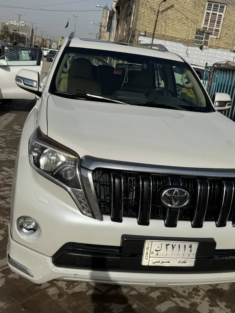 السلام عليكم
للبيع برادو 2016 خليجي فئه TXL V6  سلندر رقم بغداد بسمي تحويل  مباشر مواصفات // 

-برادو TXL

-مكفوله كفاله  

-محرك V6

-دفع رباعي 

-كشنات كهربائية ثنين

-شاشه كبيره 

-تحكم ستيرن جهتين

-لون أبيض صدفي 

-فتح سقف

-تبريد 3قطع 

- 7 راكب

-ويل كب كروم 

-تخم تاير جديد 

-ماشيه 100

-رقم بغداد 

-كير ومكينه واكسل مكفوله من فتح 

-ثلاجه 

-سبير مانازن 

-كامره خلفيه 

-حساس  /خلفي 

-تبريد ثلج ❄️
***********a a
