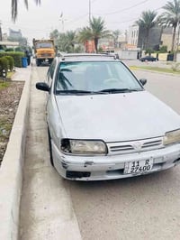 للبيع نيسان بريميرا ١٩٩٣ السيارة حلوة و نظيفة و مابيها اي نقص غير بس ا...