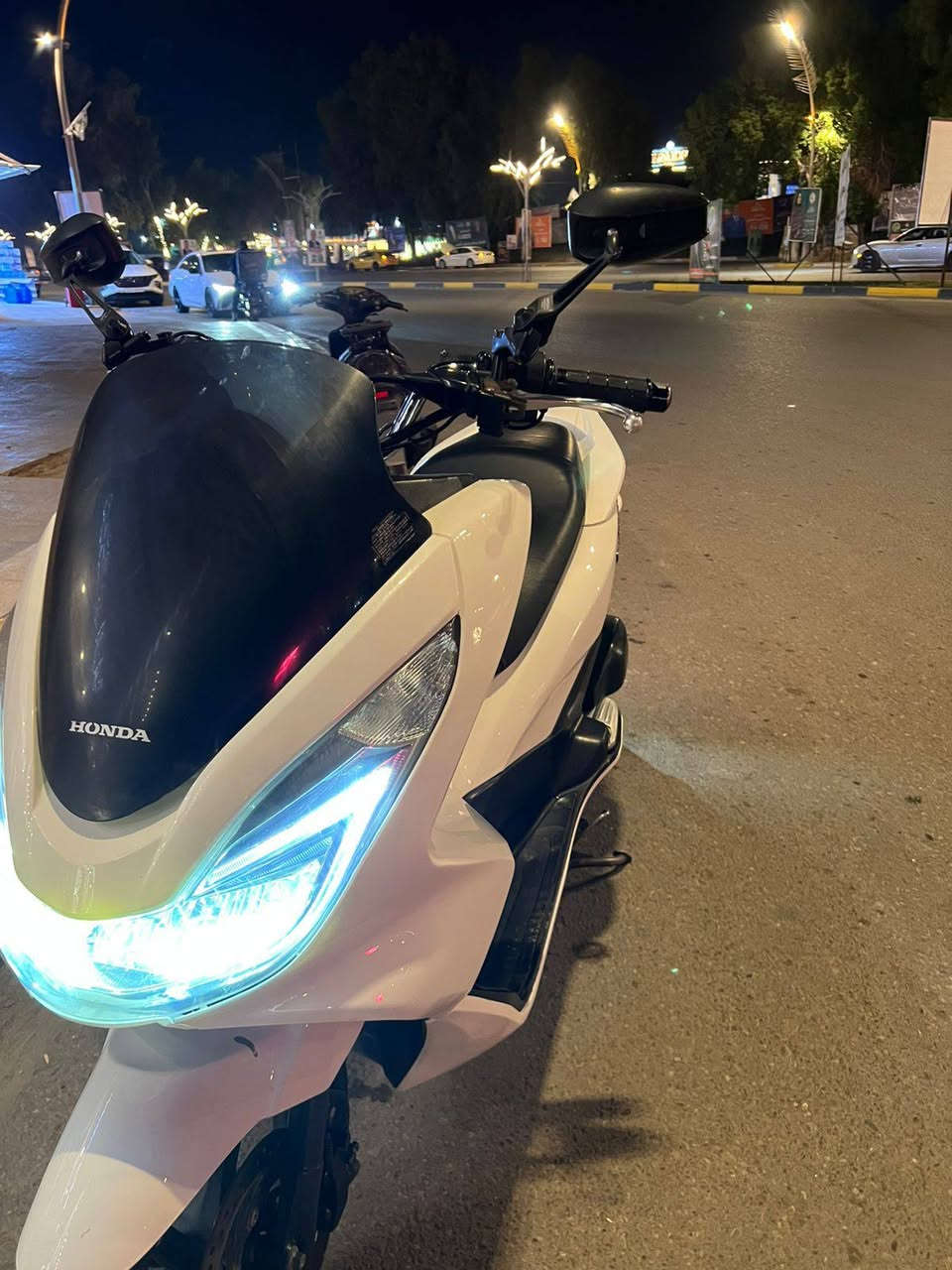 السلام عليكم PCX جيل الثاني موديل 2018دراجه ياباني دراجه خير من الله  مواصفات
(الدراجه مدفوع كمركها يعني اصولي شرط الترقيم) 

ستان كهربائي   

حساس ازدحام 

دفايه يدات 

حجم المحرك 150

1500000
مليون ونص وبيها مجال للشراي  

رقم  ***********
ممتواجد خاص 
عنوان ديالى بعقوبه 

رجاء المو شراي لايتعبني
