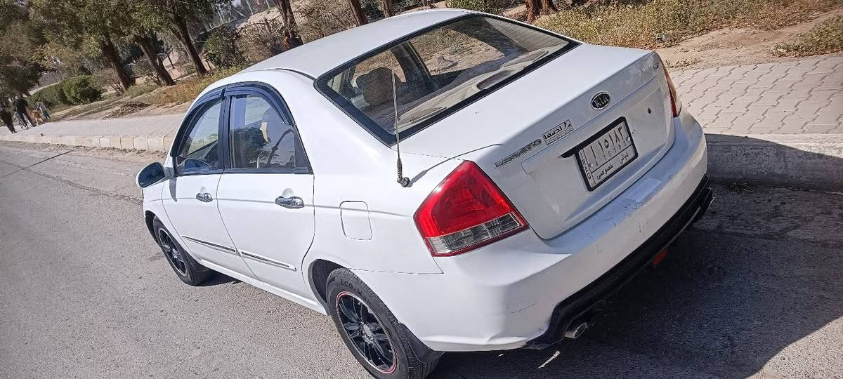 سيراتو 2008
محرك 1600 دكشن عالي 
ضرر جامرلغ خلفي بدون دواخل 
وبيهة قطع صبغ ابيع حزام
محرك وكير مكفولات 
تبريد ثلج 
تدفئة شغالة 
شاشة وكامرة 
تخم تاير جديد قبل أسبوع شادة
دوشمة كشنات وكاعية جديدة 
السعر 78 وبيهة مجال حك الجية فقط 
مكاني ديالى خان بني سعد 
***********
