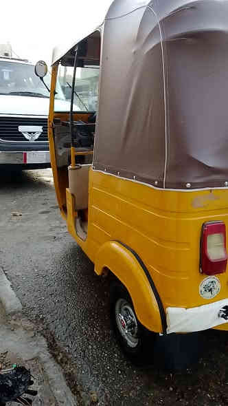 سلام عليكم تكتك  مديل 17//شهر12   تكتك مرقم  رقم  نكليزي. وسنويه   بسم ولد راعيه  ادليك بيته  ورقمه يمي ثاني يوم يحوله   سعره4 وبيه مجال مكاني بغداد  حي نصر  .. رقم واتساب فقط***********
