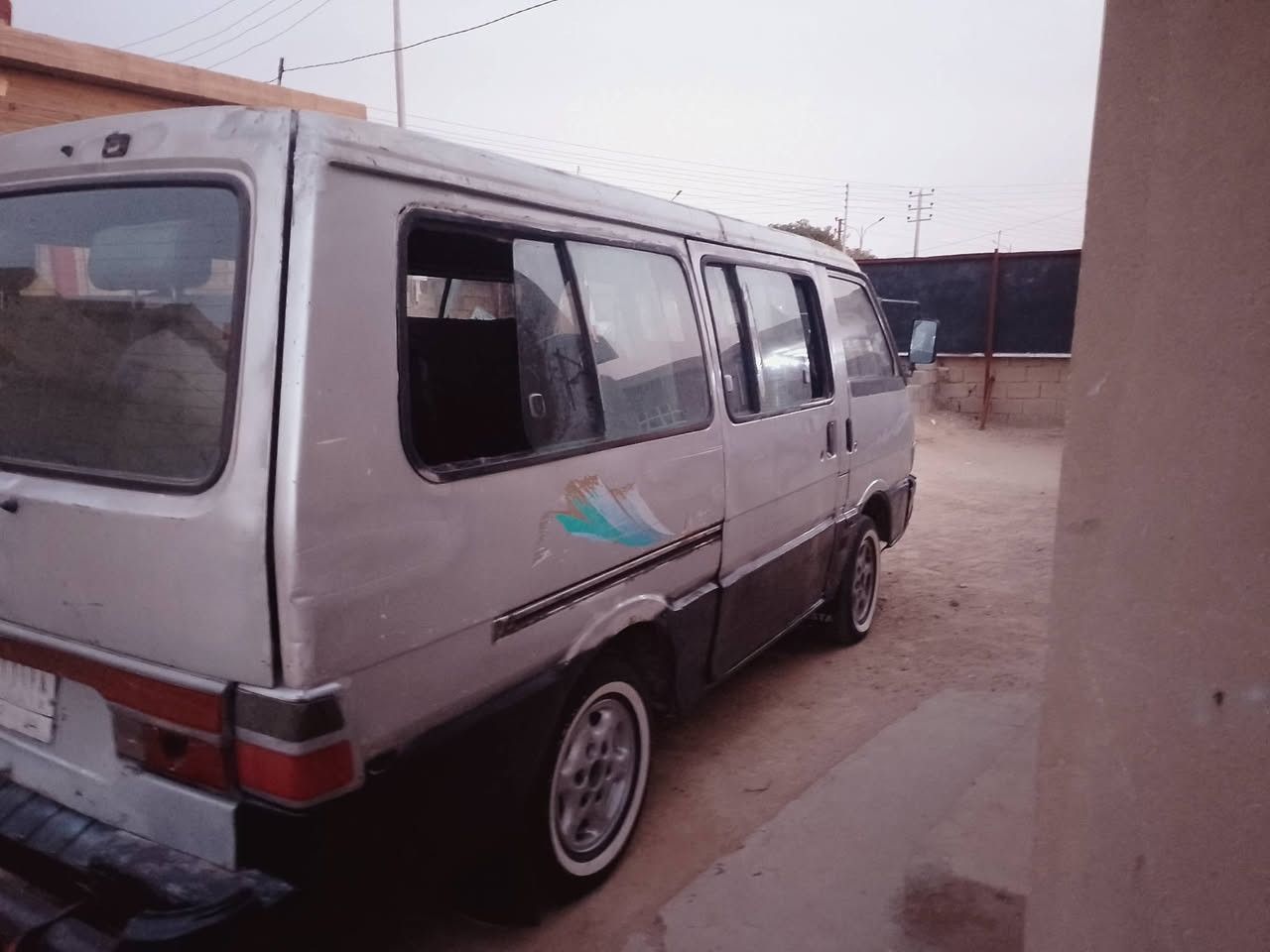 كيا بستا 93 رقم ألماني بابل تحويل صاحبها موجود سنويه نافذة محرك يبخر كير اكسل كله  جديد عليها هيئة ومرور 400 على المشتري رقم شاصي ممسوح عنوانها الفلوجه السعر 20 رقم تلفون ***********
