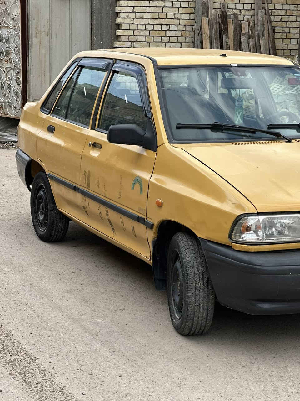 السلام عليكم سايبه 2011 (ما اندل راعيه ) 
اكفله سرقه وعشاير 
تخم تاير جديد صاله اقل لسبوع تخم سماعات تخم بلكات تخم مجاول نوزلات تخم فيش 
كيبلات مال بارد اصليه شادله كلشي بل سياره جديد وهاي الصور كدام عينك هسه طكيته امانه الله مو بياع شراي بس. صار عندي ضرف اريد ابيع السعر 18 وبيه مجال مكاني بغداد رقمي ***********
