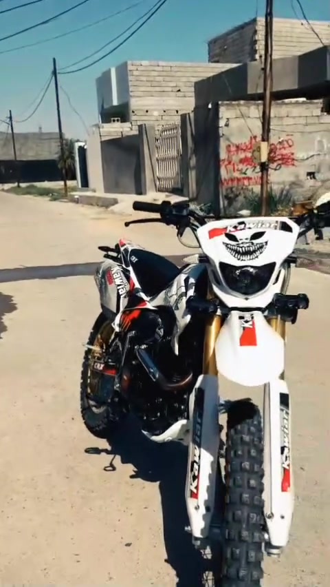 سلام عليكم 
قفاز للبيع 
موديل 25 اوراق اصولي
محرك 250
ماشيه 4000
سعر واحد 300 وبيهه مجال
***********
مكاني ديالى بعقوبه
