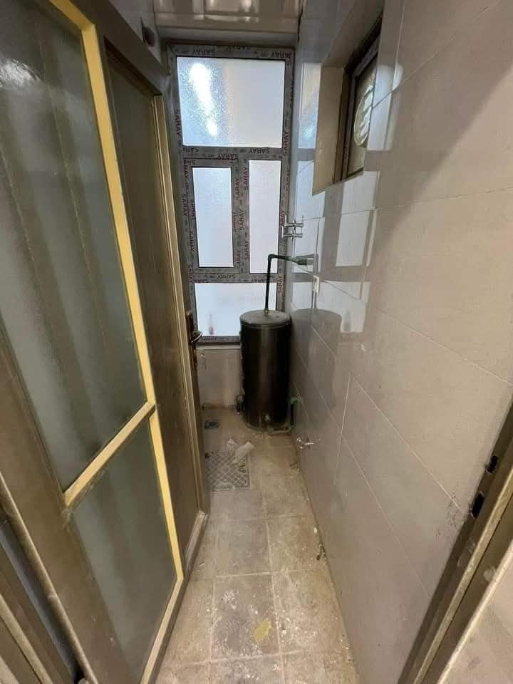 مشتمل للبيع
المساحه ٦٤متر
الابعاد ٤في١٦ متر
الموقع البنوك التربيه خلف الصفصاف لا يوجد جار أمام الدار
يحتوي على
٣غرف نوم
استقبال ومطبخ وصاله
واجه مرمر ارضيات مرمر
بناءحديث درجه اولى بناء ٢٠٢٥ غير مسكون
للإستفسار الاتصال *********** ***********
شركه كل العرب للوساطه العقاريه
شركه للاستثمار العقارات والمقاولات
البنوك شارع الكنيسه مجاور روضه البنوك
توجد عروض أخرى
