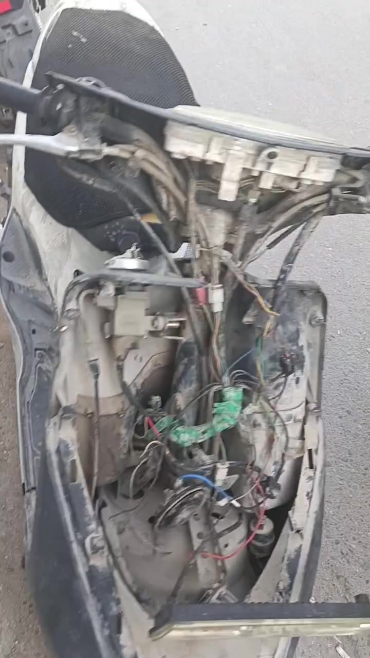 السلام عليكم دراجه بريز للبيع دراجه كامله لمكينه كفرات تعبانه يرادلهه كابريتر وتشتغل لدراجه مكان لدراجه دولعي لدراجه  ب٢٧٥ وبيهه مجال 

***********
