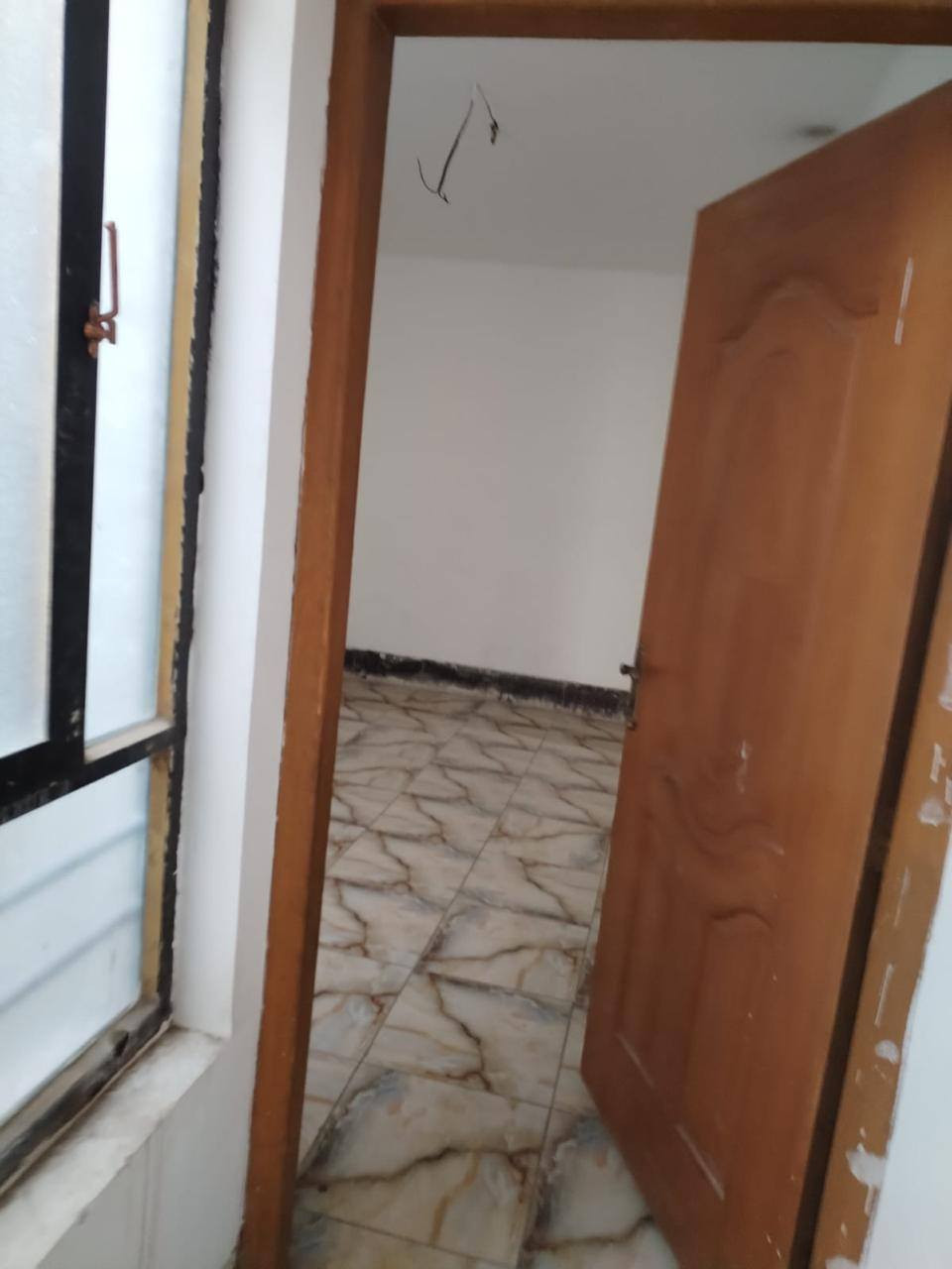 بيت ٦٠ م للبيع
طابقين ٣ غرف
الطابق الاول/ طرمه، استقبال، حولي صحيات منور غرفة
الطابق الثاني/ غرفتين، صحيات، بلكونه
الطابق الاخير سطح

العنوان الشعب/ الصحة/ خلف متوسطة صلاح الدين/ قرب موكب ابو حيدر 

للاستفسار الاتصال على الرقم 
***********
