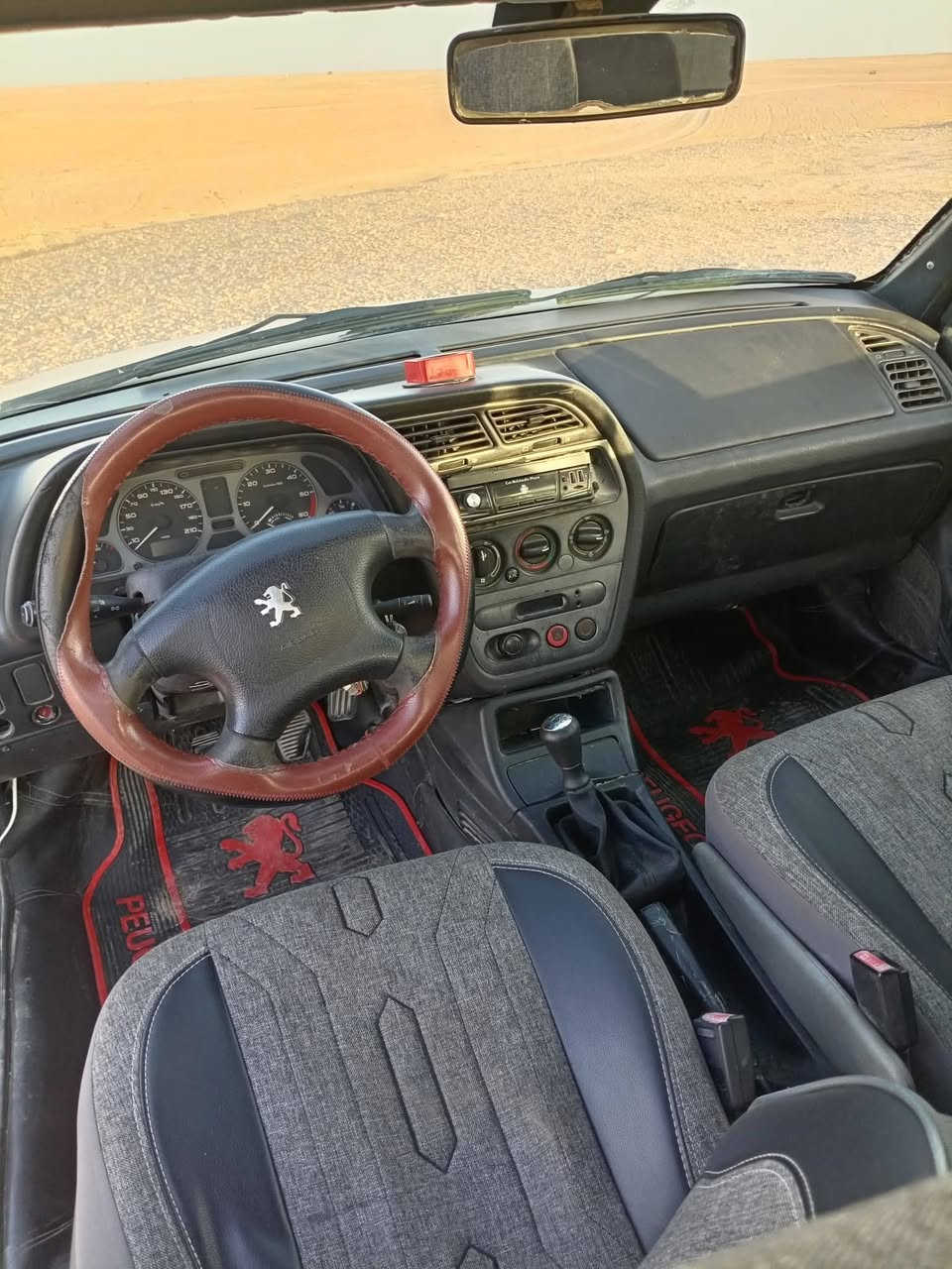 بيجو 2002 حره شرط الوكاله والتحويل صبغ عام السعر 30  بي مجال

 ***********
