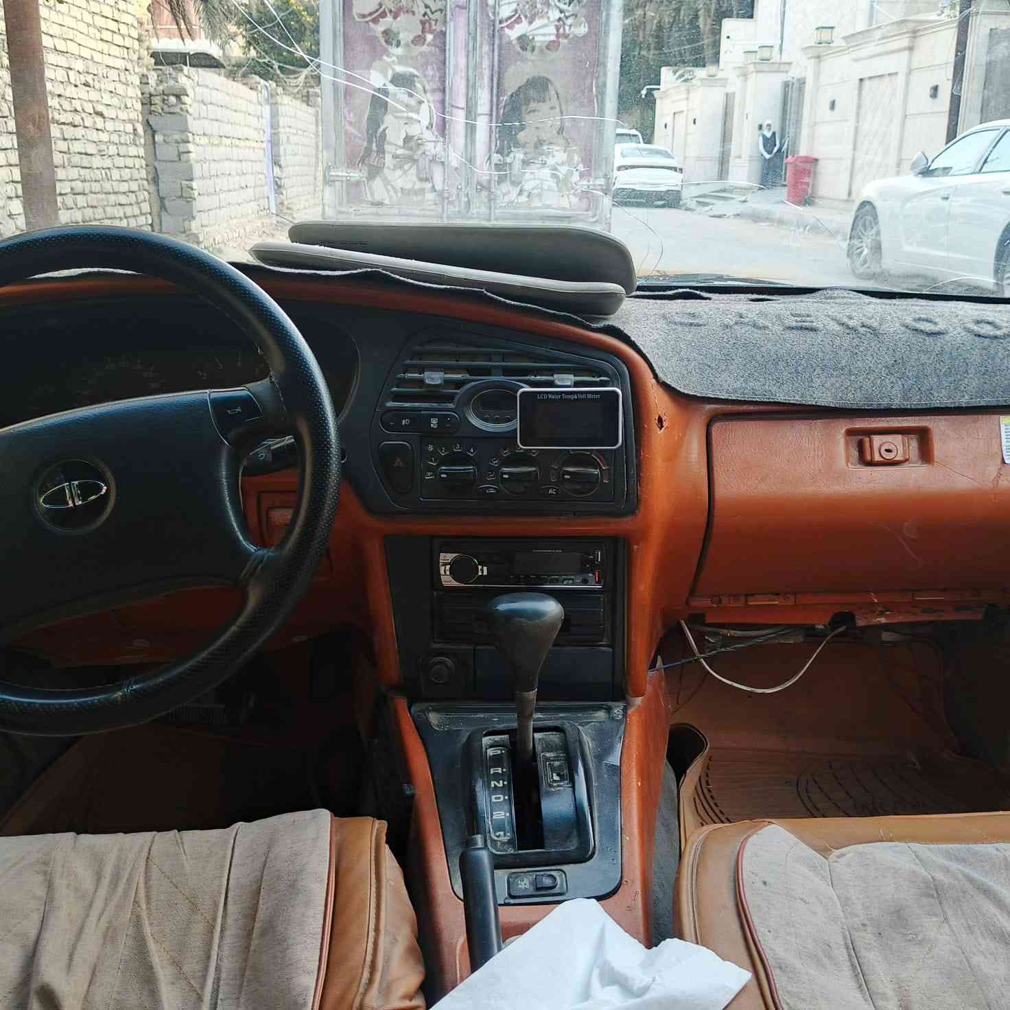 السلام عليكم سياره دايو موديل 96 كدامك السياره نضيفه مكينه وكير كفاله عامه رقمه حله السياره 30 وبيه مجال الشراي بي خير ويدلل اليحب يتواصل على هاذا الرقم ***********
