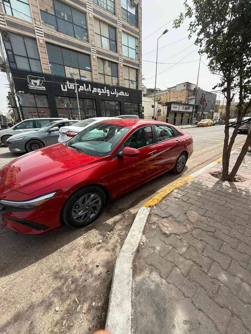 السلام عليكم 
النترا هايبر ٢٠٢٥
ابلو 
رادار ٣٦٠
هاند بريك بصمه 
وقوف ذاتي 
حادث

 بابين عكس السايق 
رقم بغداد بسمي 
سعر 152
***********
ماشيه 9 الف بعده زيرو
