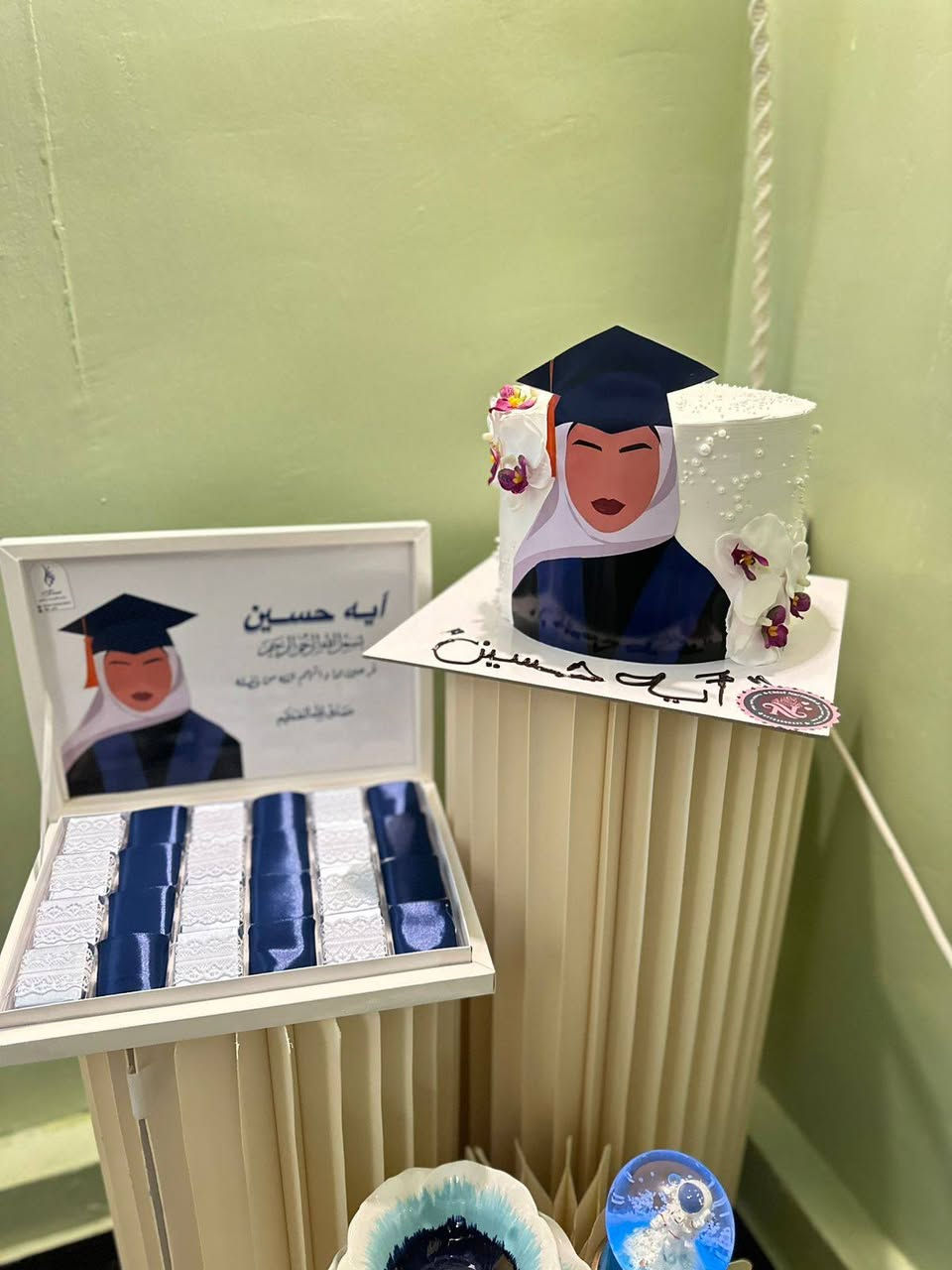 متوفر توزيعات التخرج بأسم الطالب☺️

احجز طلبك الان وخلي لمستنا تكمل فرحتكم😍

للحجز والاستفسار تواصلوا ويانه 📞
***********
