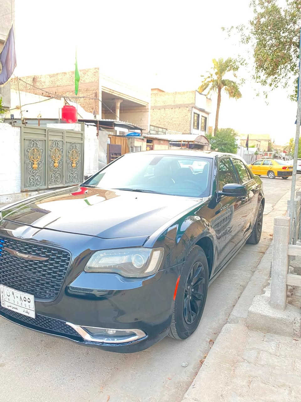 السلام عليكم
كرايسلر اوباما C300
الموديل ٢٠١٥
وارد أمريكي (صور الحادث داخل المنشور)
جاملغ وبنيد (بابين كلير عكس السايق بدون حادث )
المواصفات 
بصمة تشغيل 
تشغيل عن بعد 
كشنات جلد تدفئة تبريد 
كير ماوس 
كشنات كهرباء 
سستم صوت 

مكينة ٣٦٠٠ (٦سلندر) كفالة
كير ٨ نمر كفالة
ماشية (١١٥ الف ميل) استخدام شخصي 
التبريد ثلج مسويلة إدامة كاملة 
السعر المطلوب ١٨٠ وبيهة مجال 
للاستفسار
***********
