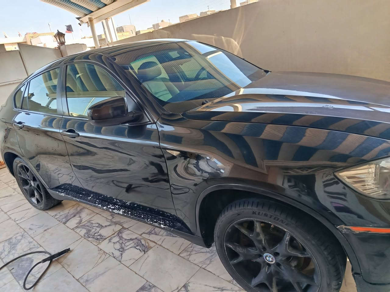 السلام عليكم 
سياره BM موديل 2008 X6 رقم اربيل انكليزي بيها وكاله تريد تحويل اريد وكاله  بدون حادث بيها صبغ شويه بالباب فقط سياره جاهزه على الاخير حداديه تخم تاير تبريد المكينه بيها فقط تبخير بدون تنقيص اترايك وين ما يعجبك السعر 115 وبيها مجال ***********
