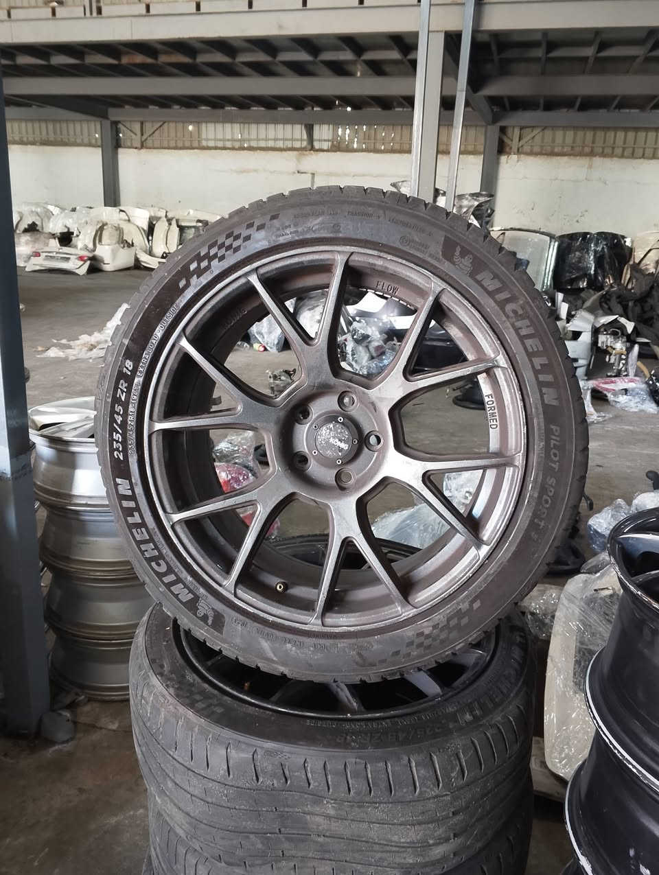 السلام عليكم من كراج المتوكل للبيع السيارات الالماني الحديث اودي جيتا باسات كولف  تيكوان تم وصول بضاعة جديد ويل كب العنوان موصل مجمع اسود الرافدين للاتصال على الرقم *********** عبدالله
