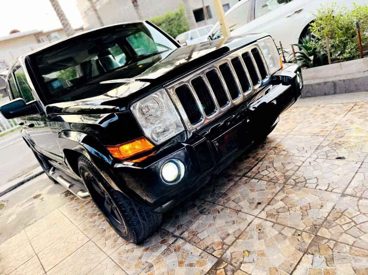 السلام عليكم جيب كوماندر ٢٠٠٧ داخله فرن معمره بالكامل فقط ملاحظات بصدر السيارة؜ رقمها بغداد بأسمي دولي جديد وهزه ميحتاج تسويها لان بعدها منافذة السعر ٨٣ ورقة وبيها مجال قليل
المواصفات : 
١. محرك ٣٧٠٠ المرغوب 
٢. ⁠كشن السائق كهرباء 
٣. ⁠شاشه 
٤. ⁠كاميرا خلفية
٥. خمسة ويل كب وياها تخم تاير جديد
٦. ⁠منظومة زنون جديدة 
٧. ⁠محرك مصار شهرين من خلينه مع تفرعات جديدة 
مكان السيارة بغداد الطالبية - حي البيضاء - شارع مستشفى مارينا الاهلي للاستفسار *********** ——***********
