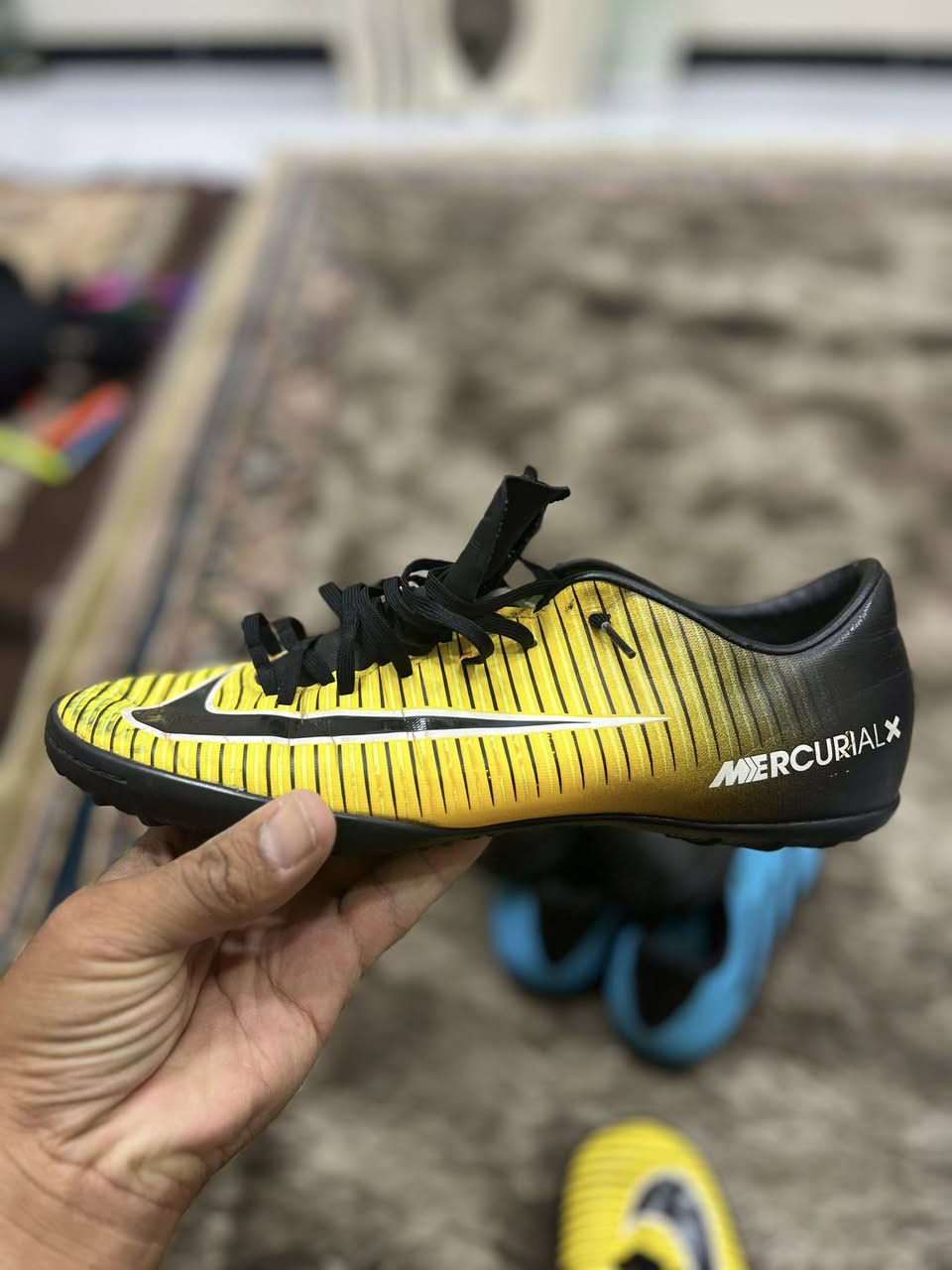 نايك اصلي بالة 
نظيف جدا 
قياس 43طول القدم 27ونص
السعر 40
توصيل 5
للحجز ***********
