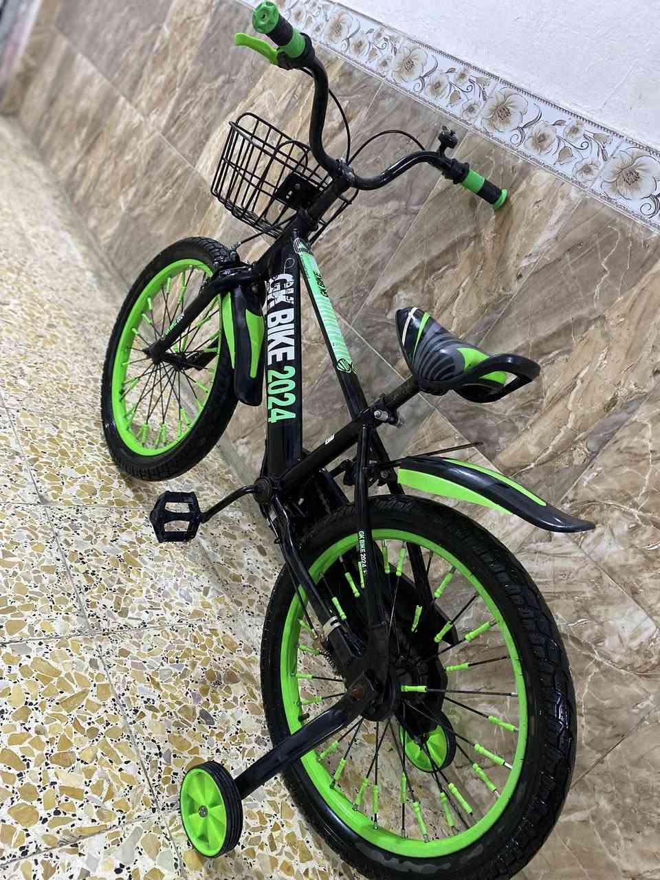 بيسكل حجم 20  نضيف مستعمل اسبوعين وكامل ماعوزه اي شي مكاني قطاع 28 شراي اتصل ***********
