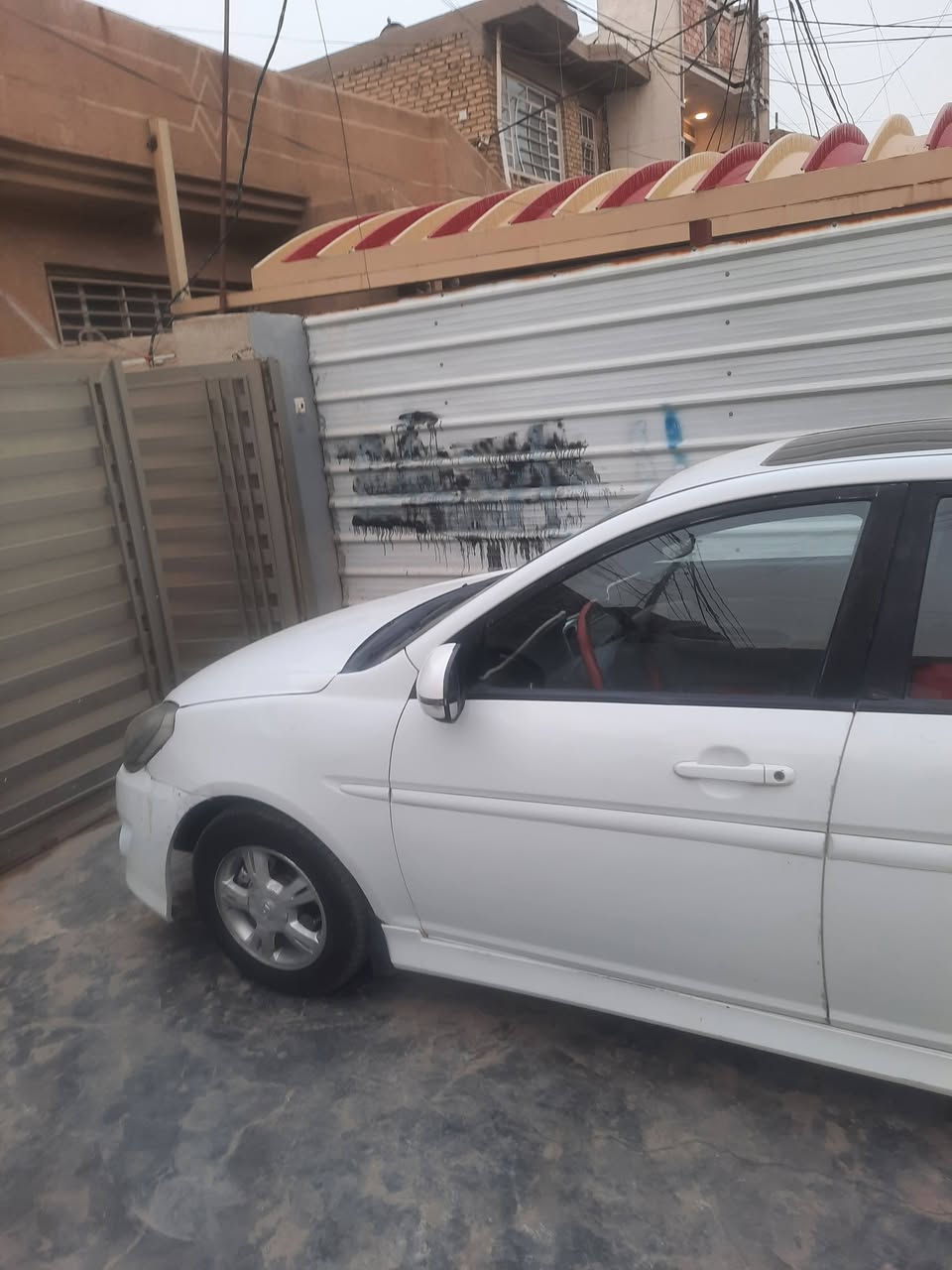 اكسنت ٢٠١١ خليجي سبورت 
رقم انكليزي سنوية لل٢٠٣٠ تحويل ثاني يوم 
ماشيه ١٩٤
محرك كير صدر خير من الله 
تبريد ثلج 
تخم تاير
ويل كب ٥ويل 
سلايد روف 
اشاير بالمري 
حساسات خلفيه
شاشه 
كامرة خلفيه 
سنتر لوك جهاز انذار 
كهربائيات كلها شغاله 
بيها تصليح جاملغ خلفي ايسر صبغ  وجاملغ امامي ايمن 

السعر ٨٨ وبيها مجال جدا قليل 
***********  للتواصل
