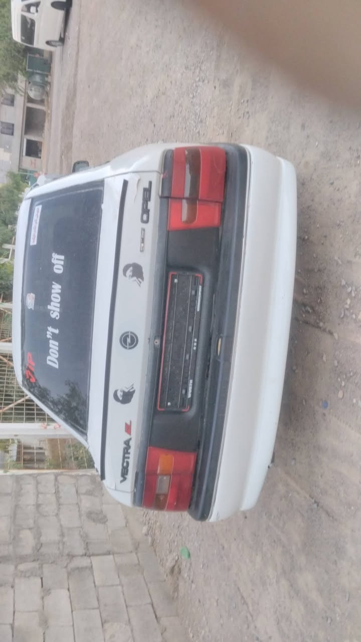 ئۆپڵ مۆدیل 91مەکینە 20مەکینەی تۆزێ دوکڵی هەیە سەوتی تیانیە لێدراوی نیە گێڕو بەشەرت سەنەوی چوار تایو ویلی جوان لەسەر کارەبای مەزبووتە تاقم پیشی تازە ماڵی دۆستە

شوین چەمچەماڵ
سعری 12مەجلیکی زۆر کەم
***********
