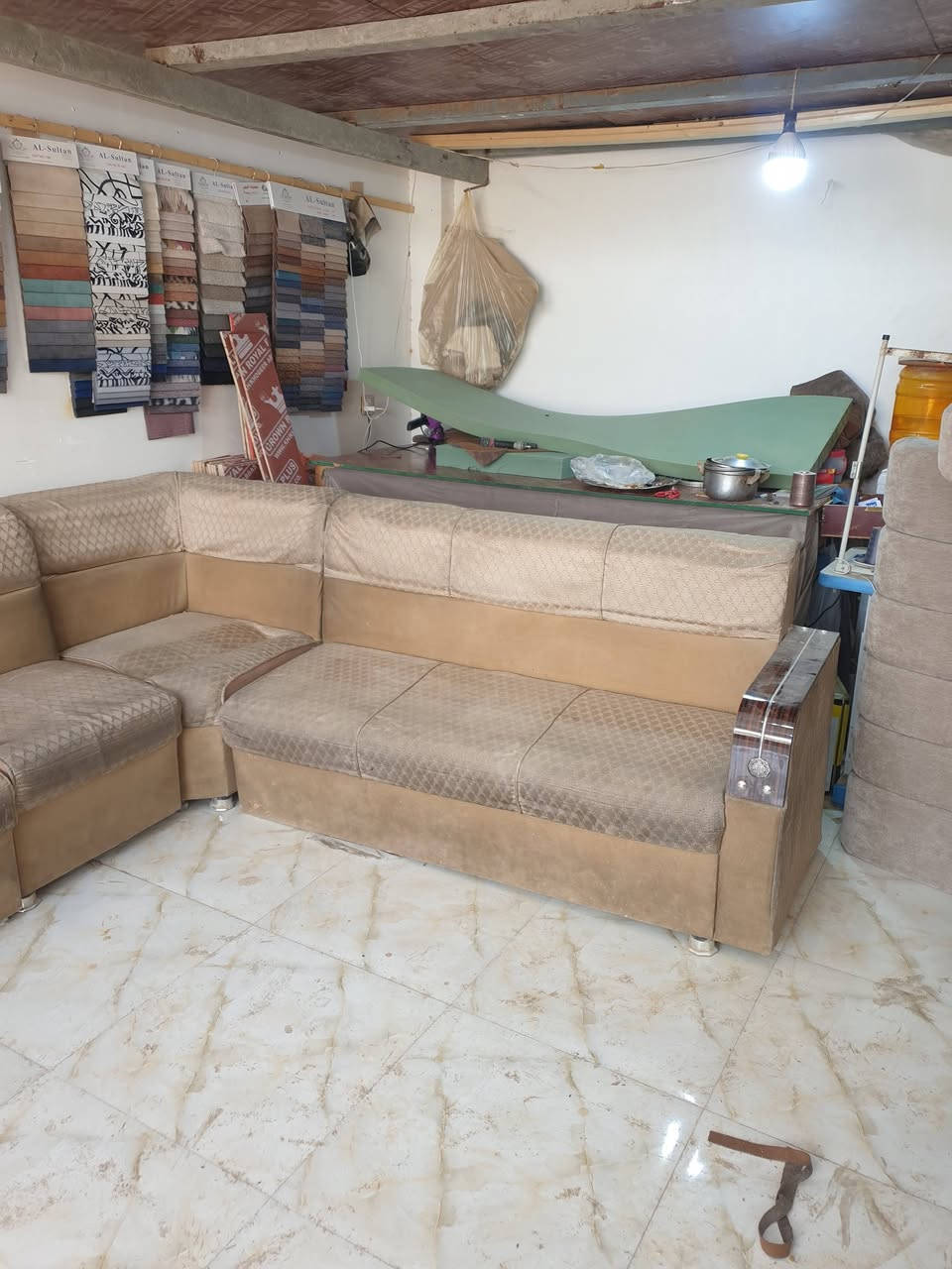 ((للهم صلي على محمد وال محمد ))
تصميم راقي يليق بمنزلك! 🏡✨

📢 تخم جديد تم تركيبه لأحد زبائننا الكرام، بتصميم يجمع بين الأناقة والفخامة!
🛋️ خامات عالية الجودة
🎨 ألوان متناسقة تناسب جميع الأذواق
🛠️ تنفيذ متقن بأدق التفاصيل

🔹 هل ترغب في تجديد أثاث منزلك؟
🔹 أو إعادة تصميم تخمك القديم ليصبح كالجديد؟

📩 تواصل معنا الآن واحصل على تصميم فريد يناسب ذوقك!
العنوان ((كربلاء ))
للاتصال 📞 ((***********))

#دوشمة_كربلاء #تصميم_أثاث #تجديد_الأثاث #فخامة_و_أناقة #تصليح_قنفات #ديكور #معمل_بروف_للاثاث 
#كربلاء #معمل_بروف_للاثاث
